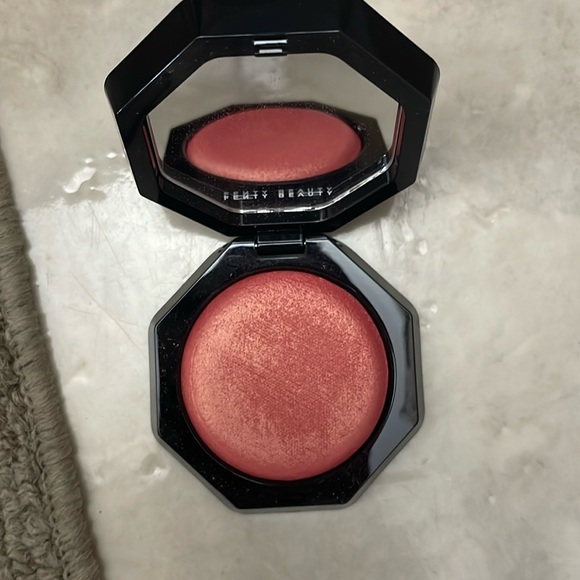 Fenty Beauty Other - Fenty beauty hot cheeks blush in juicy peach